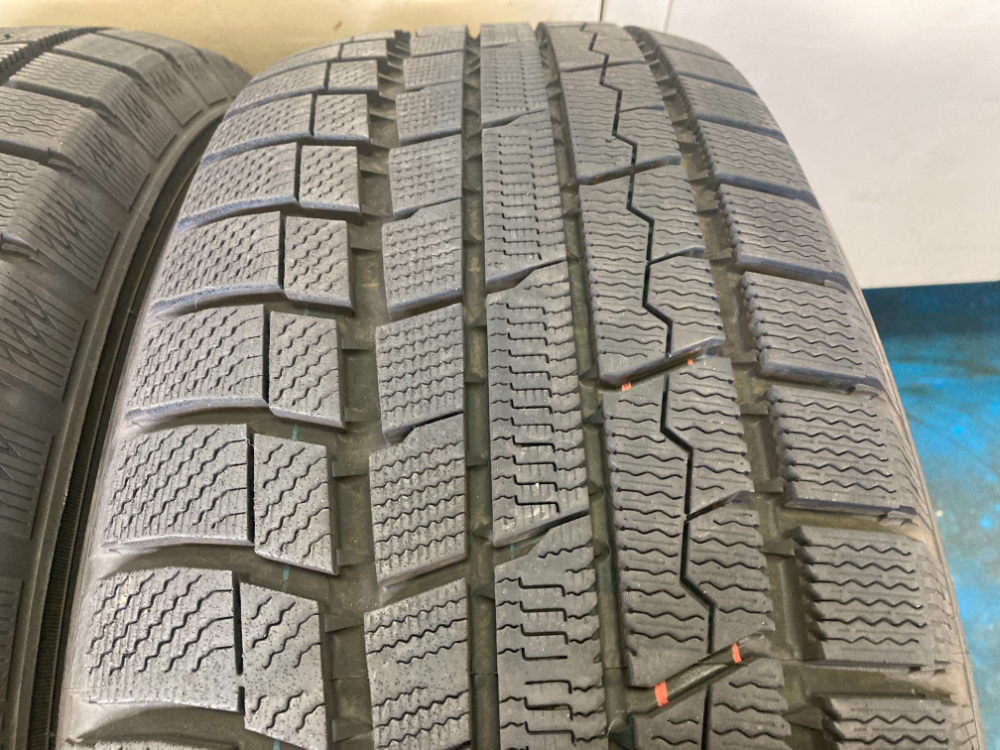 完売)(中古タイヤ)極上品入荷!! 2022年製☆225/60R18 100Q TOYO